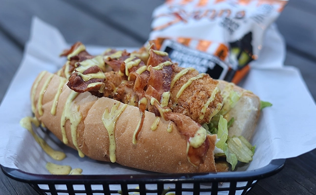 Debris Po-Boys & Drinks